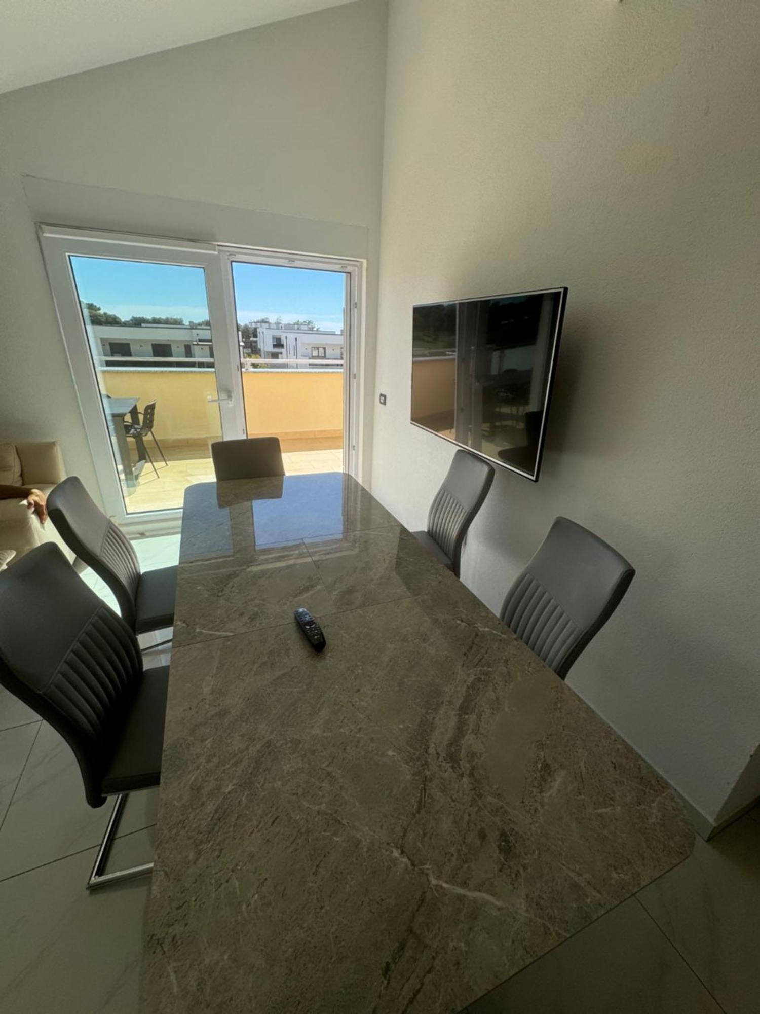 Funtana Appartements An Der 1 Reihe Vom Meer Luaran gambar