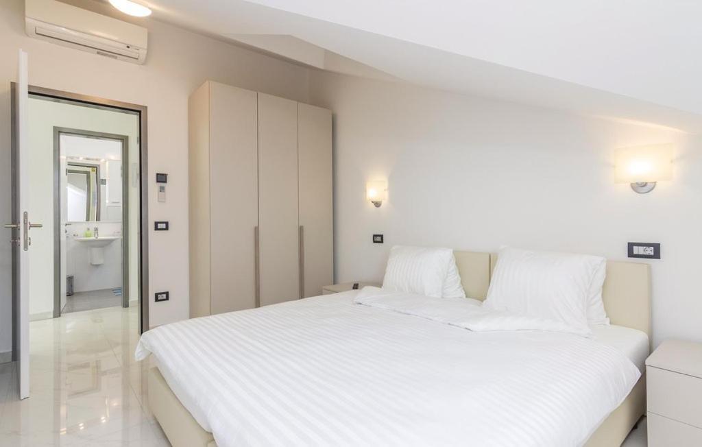 Funtana Appartements An Der 1 Reihe Vom Meer Luaran gambar