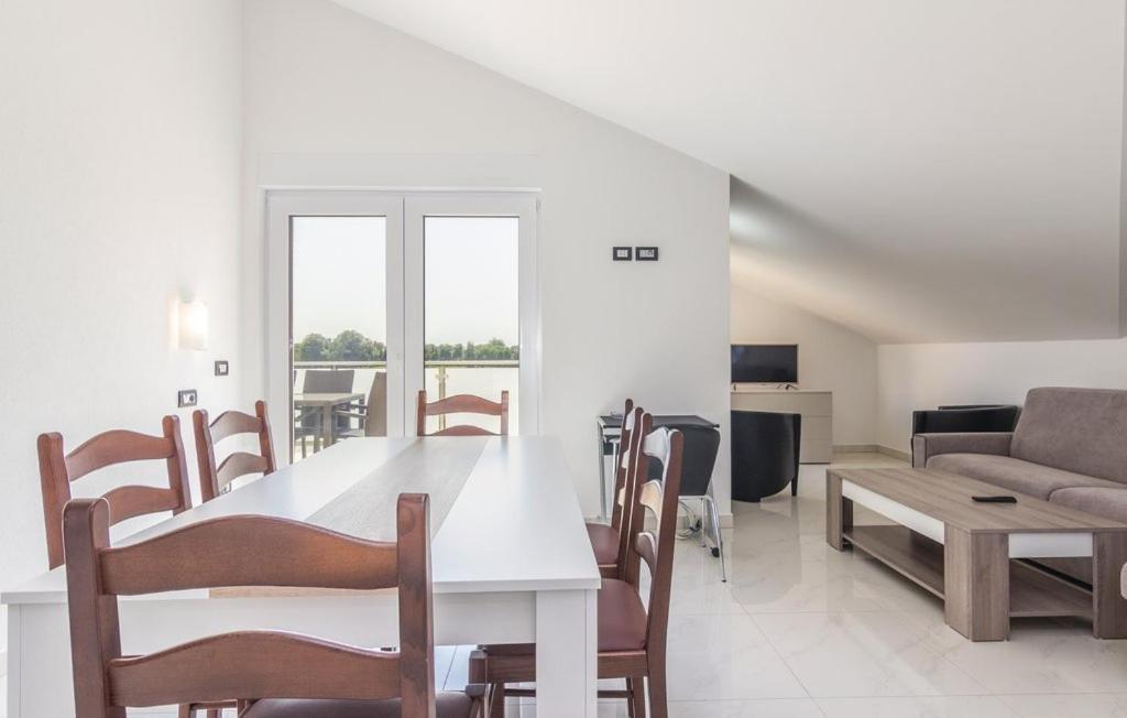 Funtana Appartements An Der 1 Reihe Vom Meer Luaran gambar