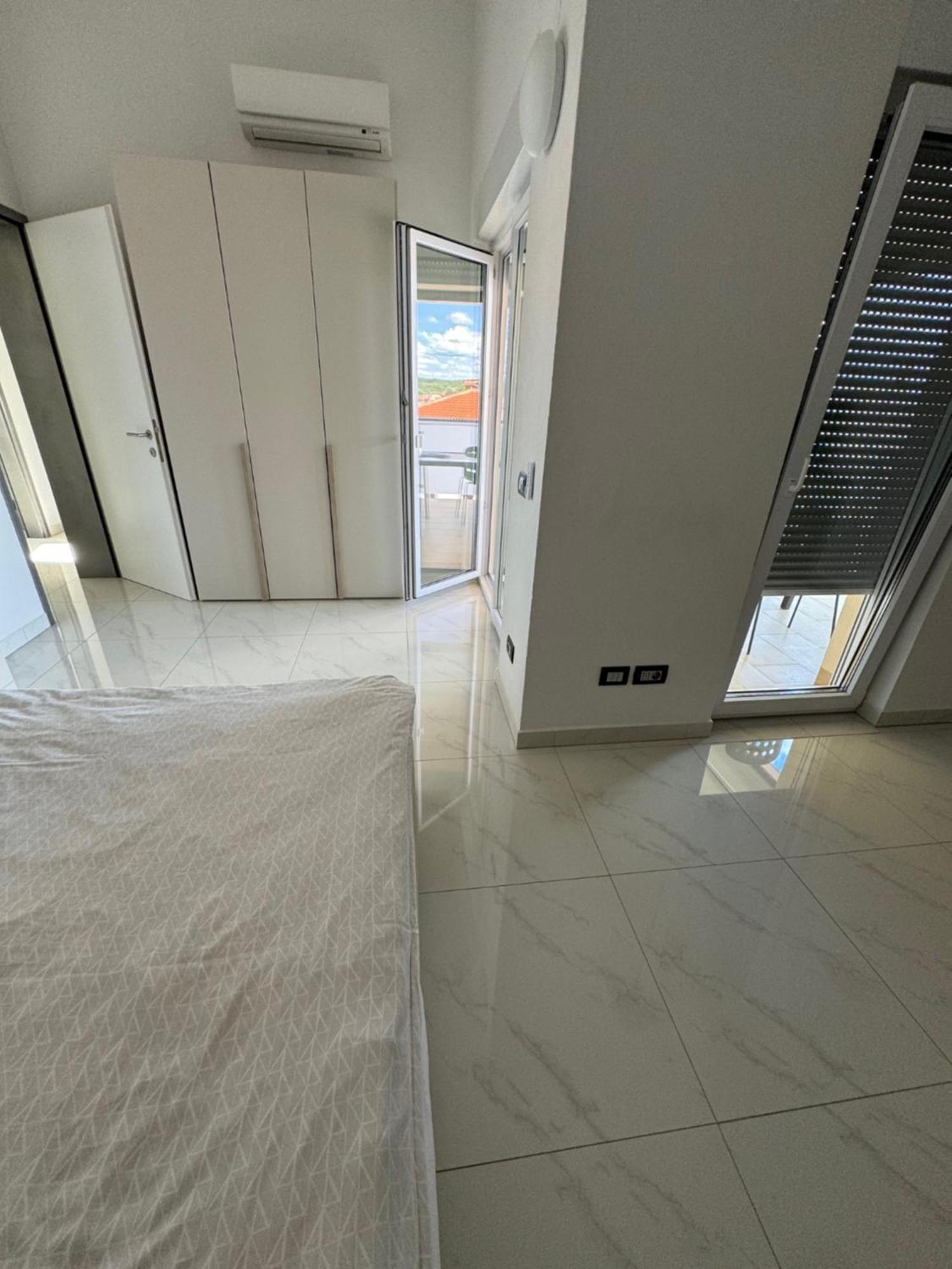 Funtana Appartements An Der 1 Reihe Vom Meer Luaran gambar