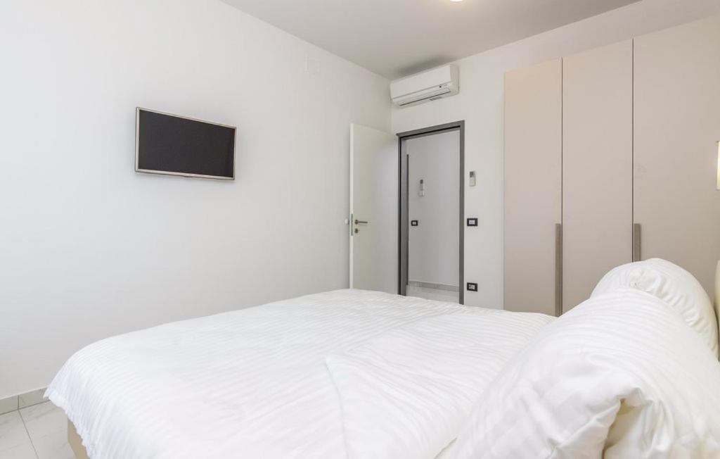 Funtana Appartements An Der 1 Reihe Vom Meer Luaran gambar