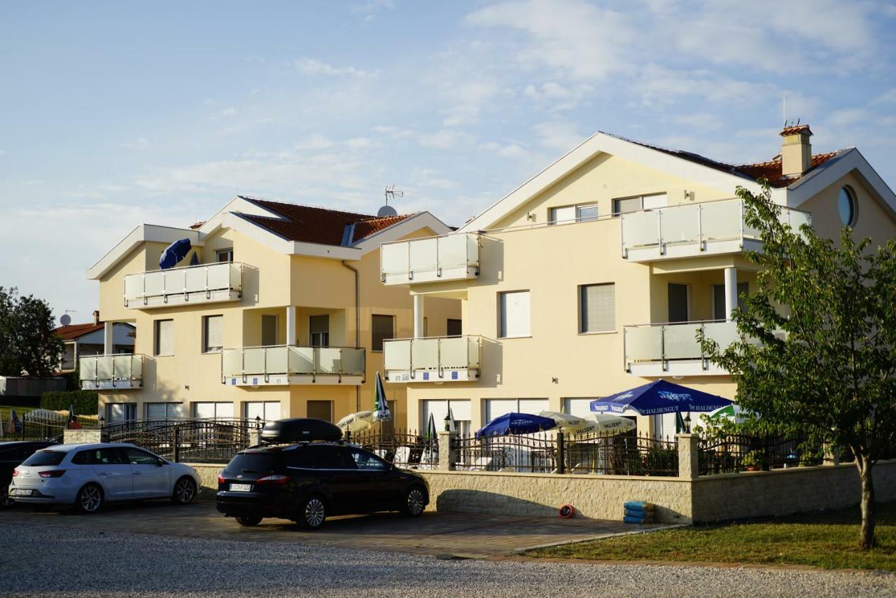 Funtana Appartements An Der 1 Reihe Vom Meer Luaran gambar